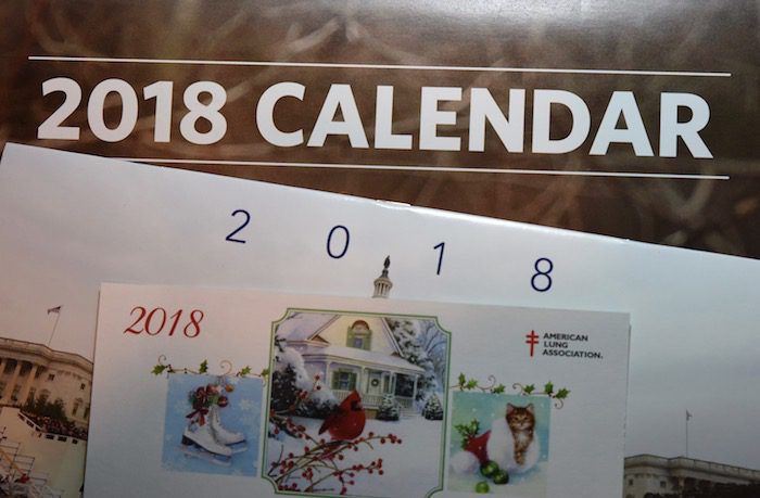 A calendar with a picture of the white house.